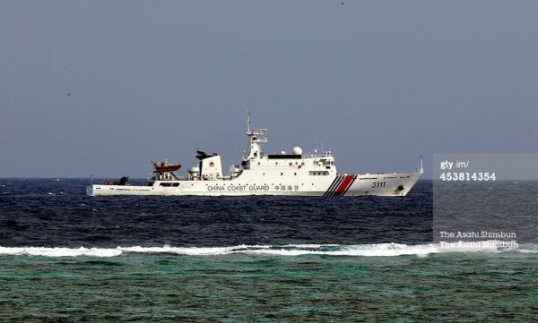 菲:搁浅五方礁渔船被中国拖走 菲渔场遭控制